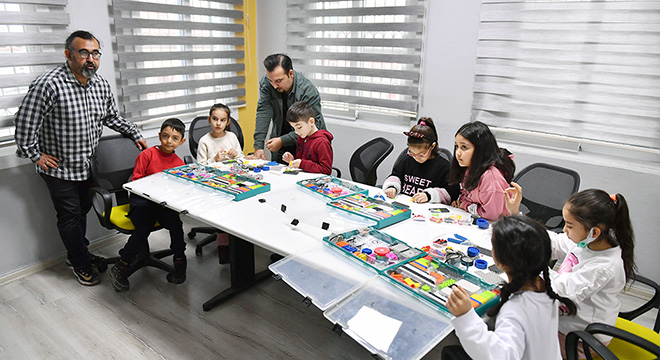 Büyükşehir'le robotik kodlamayı öğreniyorlar