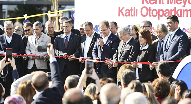Kent meydanı ve katlı otopark açıldı